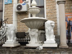 Фонтан, скульптуры львов - выставочные образцы